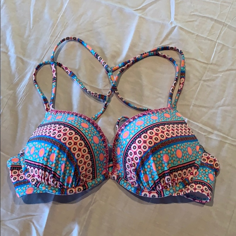 Bikini - Picture 3 of 4